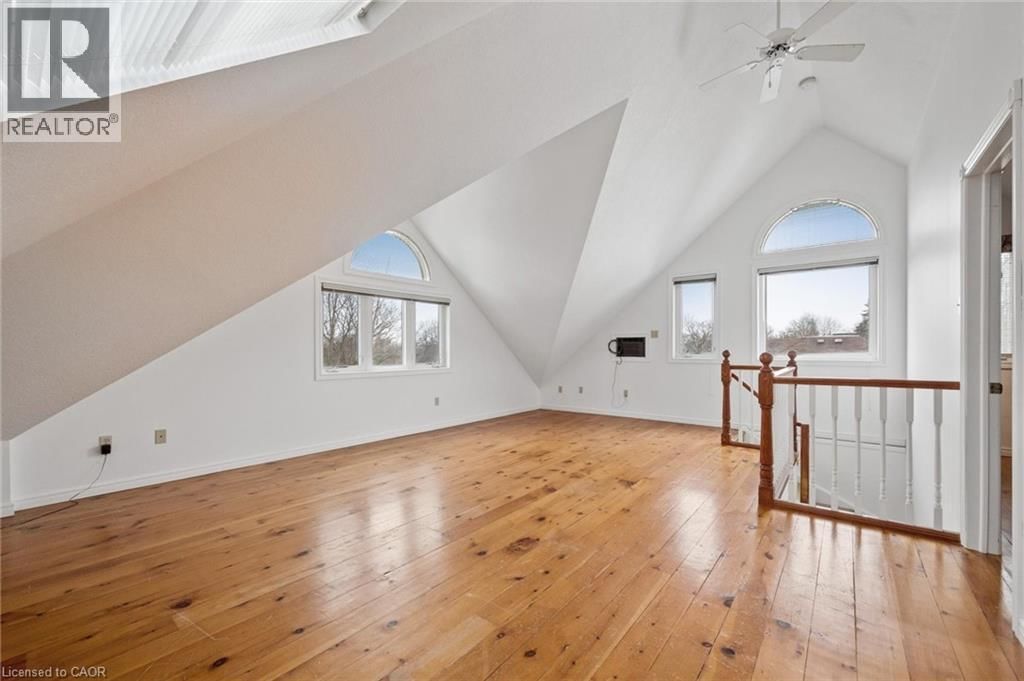 10 HAMPTON STREET Image 25