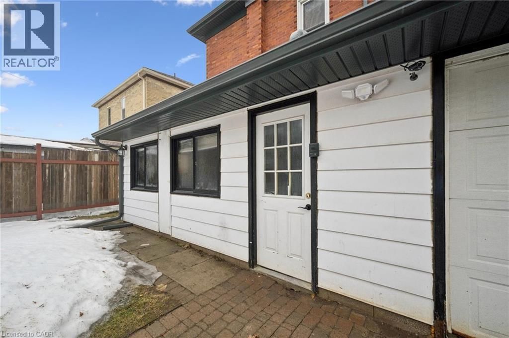 10 HAMPTON STREET Image 3