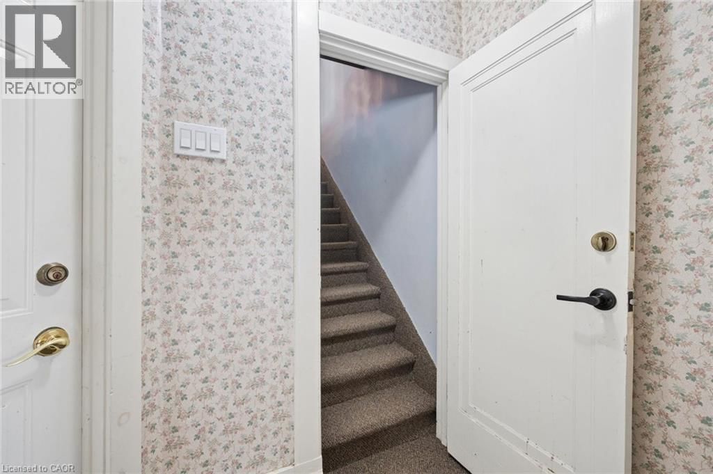 10 HAMPTON STREET Image 7