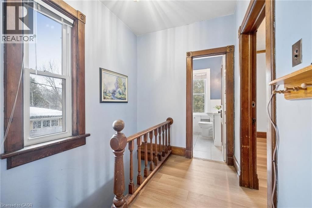 10 HAMPTON STREET Image 8