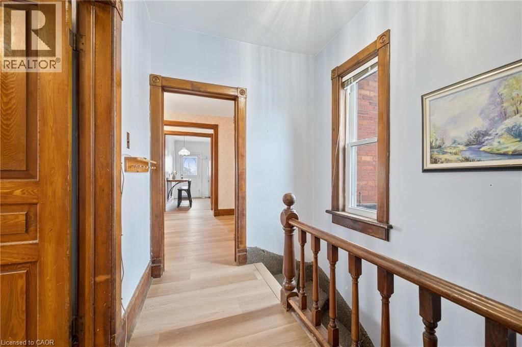 10 HAMPTON STREET Image 9