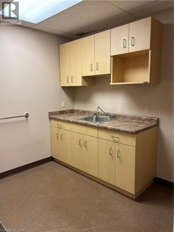 C-4 - 5035 NORTH SERVICE ROAD Image 10