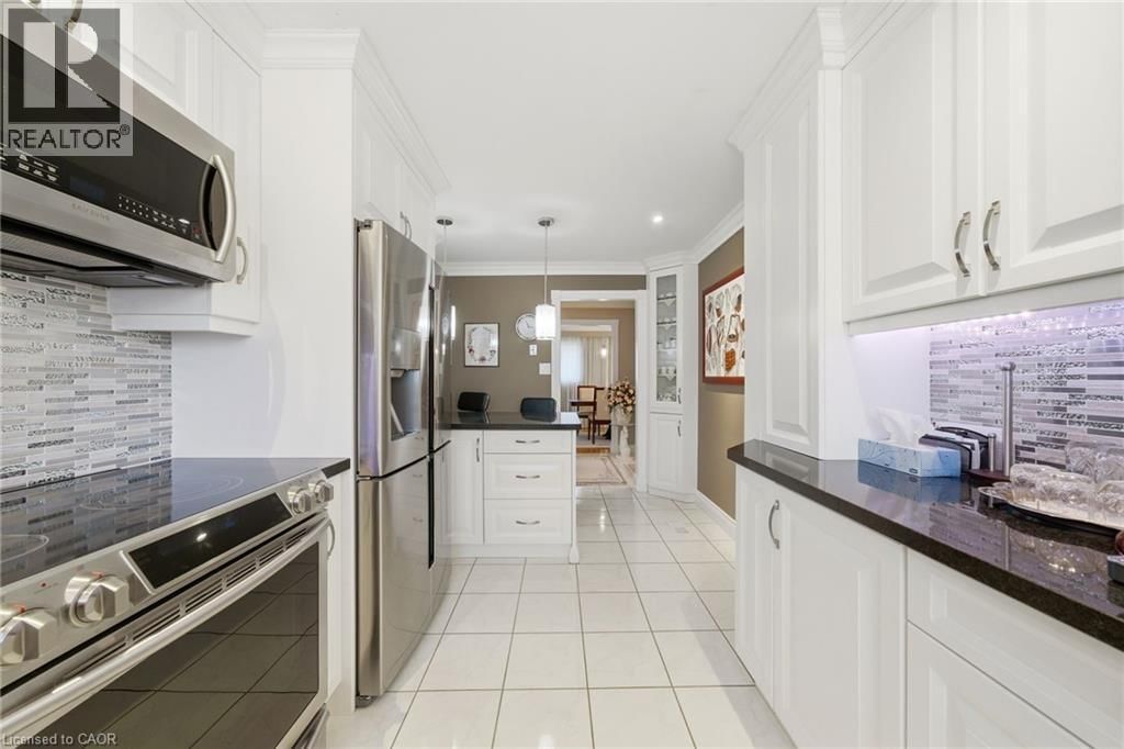 1149 DOWLAND CRESCENT Image 15