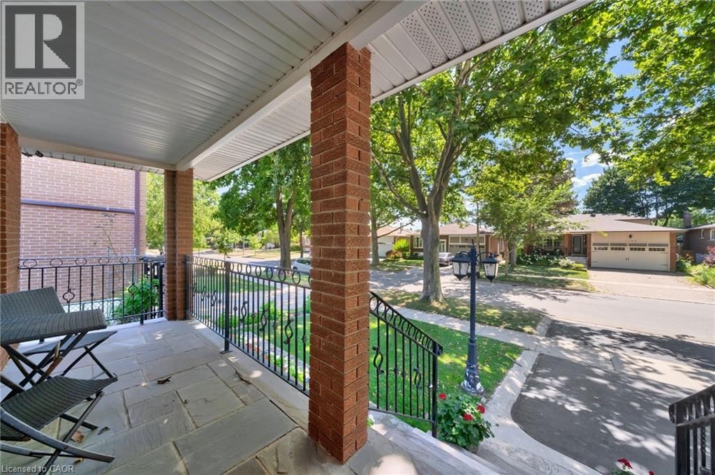 1149 DOWLAND CRESCENT Image 5