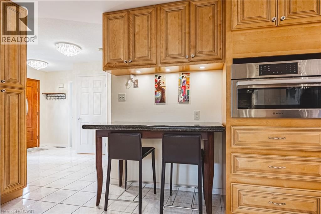 110 HIGHBURY DRIVE Image 18