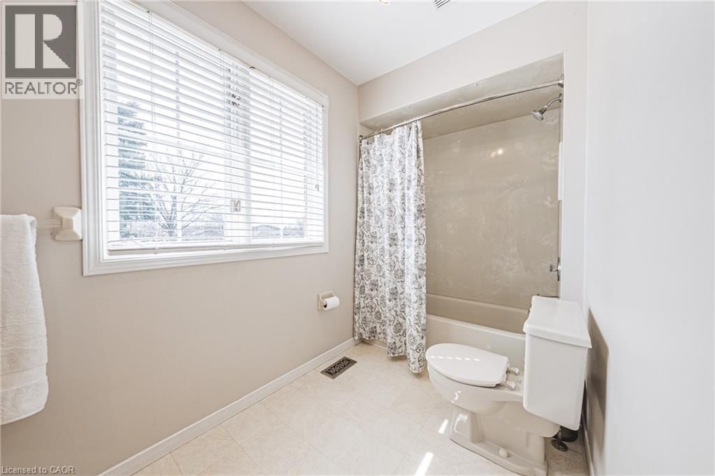 110 HIGHBURY DRIVE Image 20