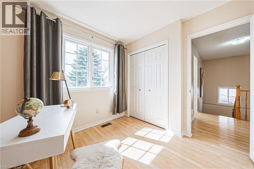 110 HIGHBURY DRIVE Image 23