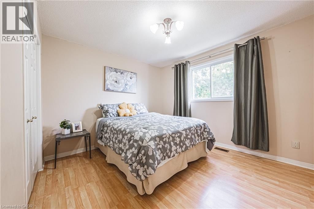 110 HIGHBURY DRIVE Image 24