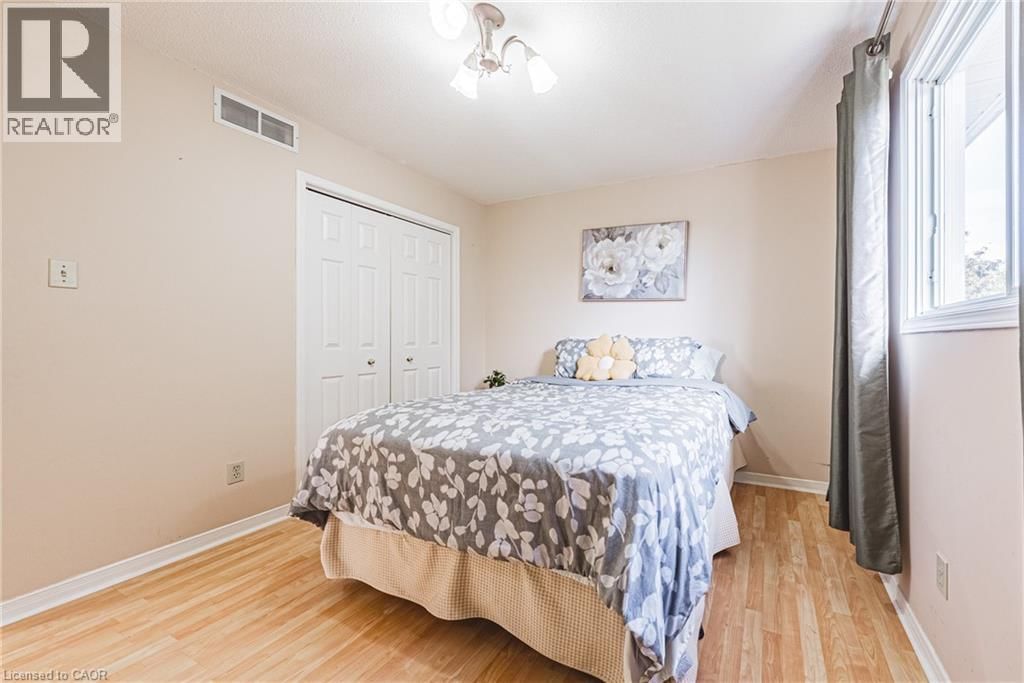 110 HIGHBURY DRIVE Image 25