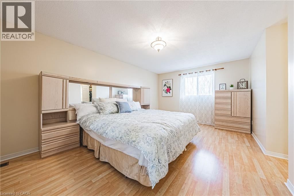 110 HIGHBURY DRIVE Image 26