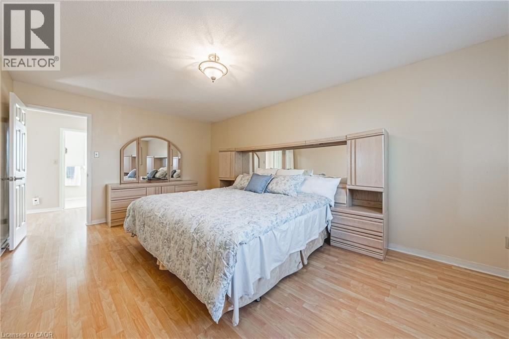 110 HIGHBURY DRIVE Image 27