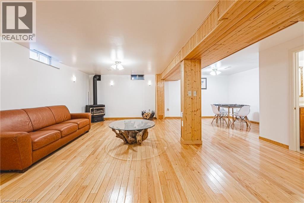 110 HIGHBURY DRIVE Image 32