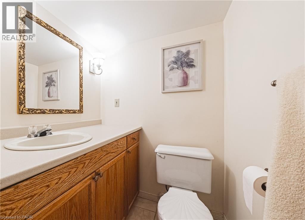 110 HIGHBURY DRIVE Image 35