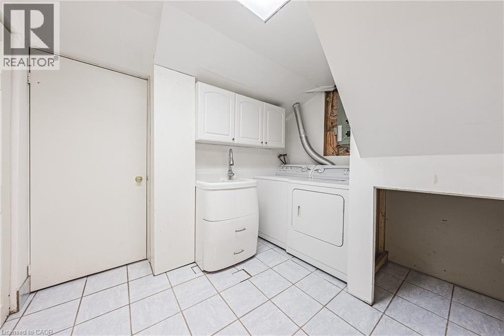 110 HIGHBURY DRIVE Image 36