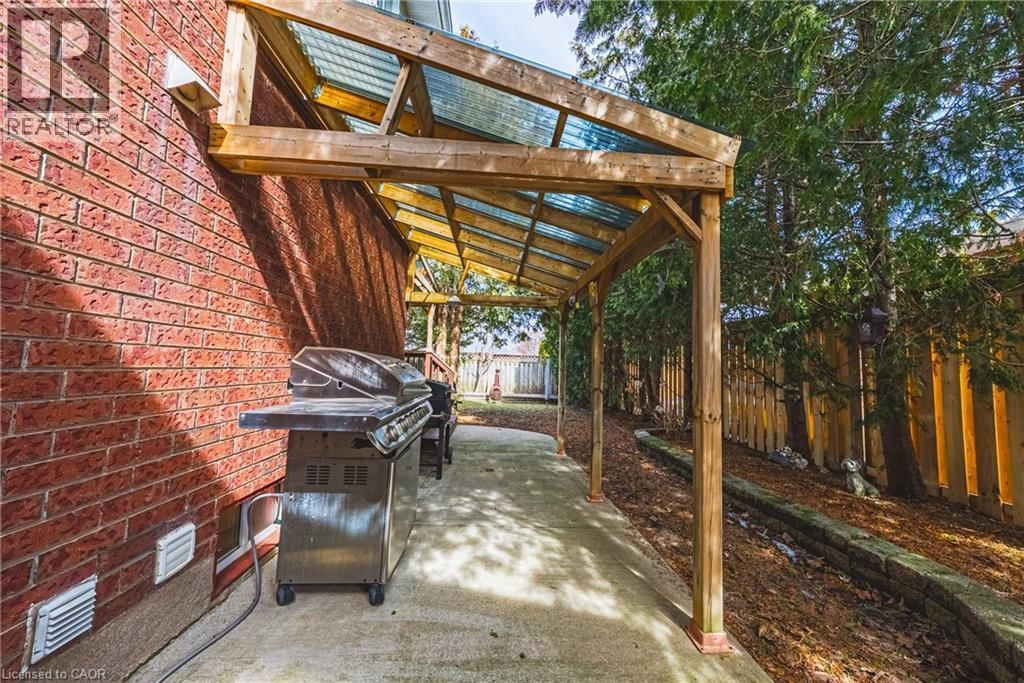 110 HIGHBURY DRIVE Image 39