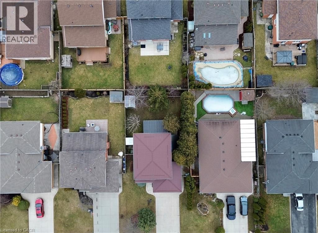 110 HIGHBURY DRIVE Image 47