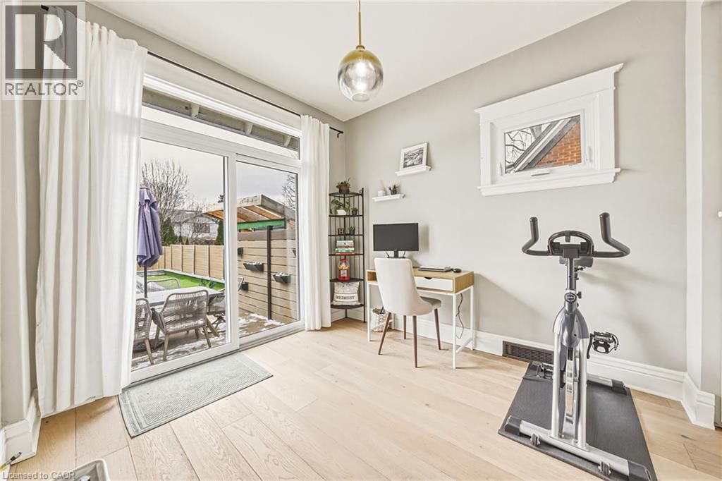 6 NELLES BOULEVARD Image 17