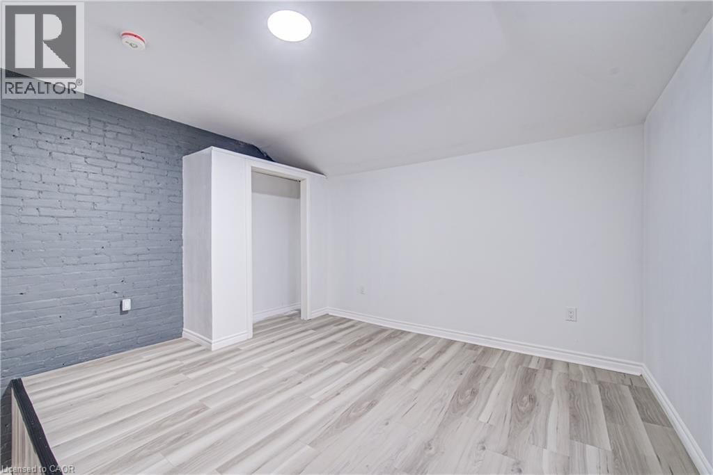 115 COURTNEY STREET Image 12