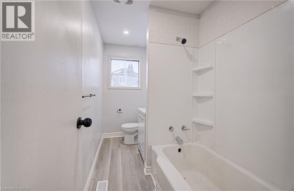 115 COURTNEY STREET Image 4