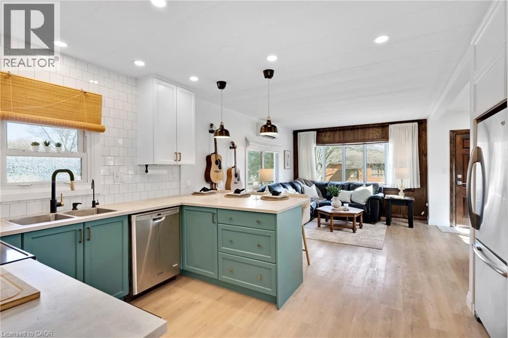 28 MACPHERSON CRESCENT Image 11