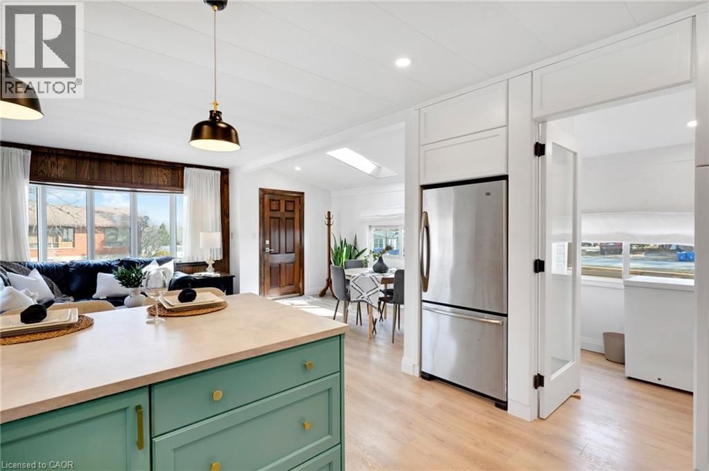 28 MACPHERSON CRESCENT Image 13