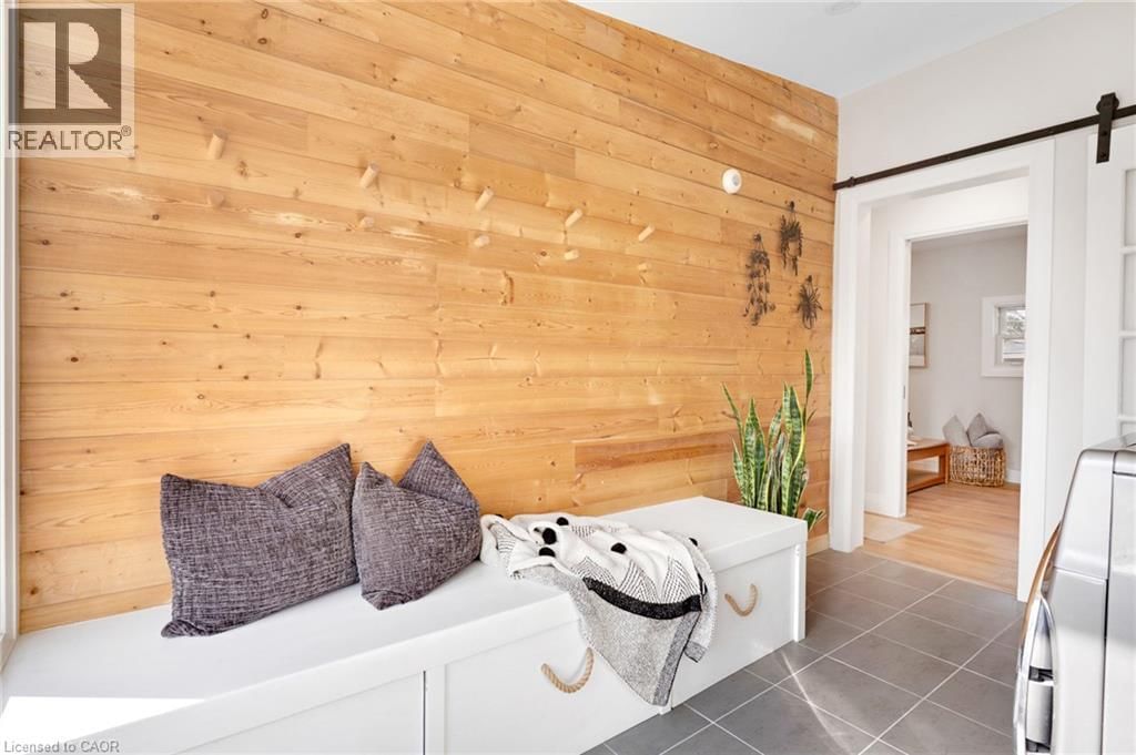 28 MACPHERSON CRESCENT Image 18