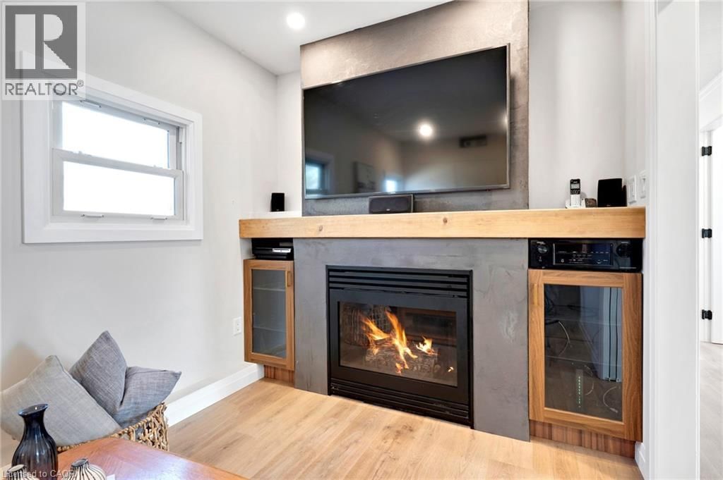 28 MACPHERSON CRESCENT Image 21