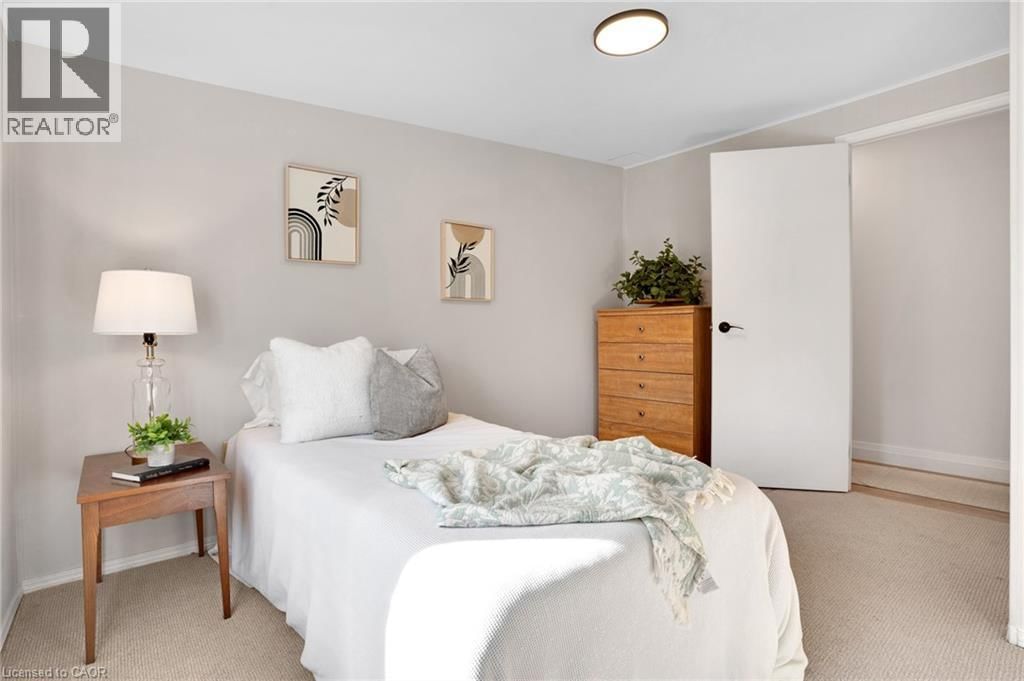 28 MACPHERSON CRESCENT Image 22