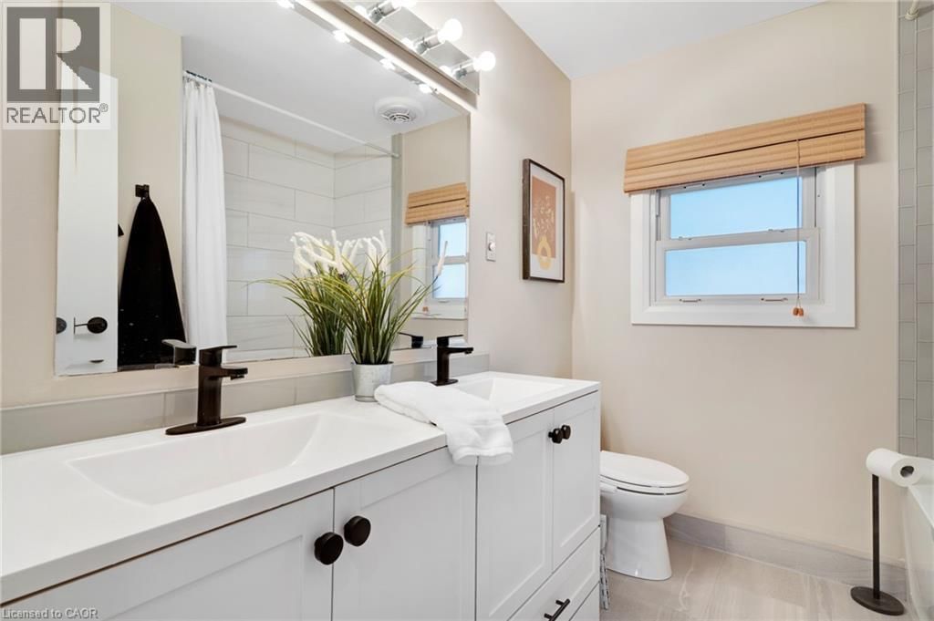 28 MACPHERSON CRESCENT Image 28