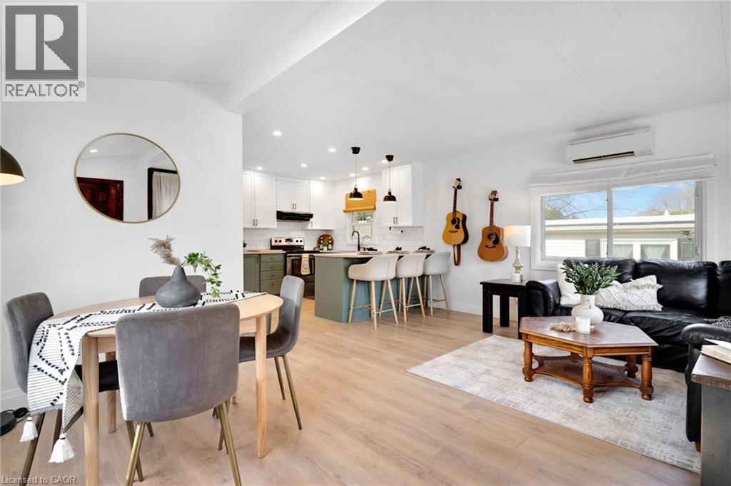 28 MACPHERSON CRESCENT Image 3