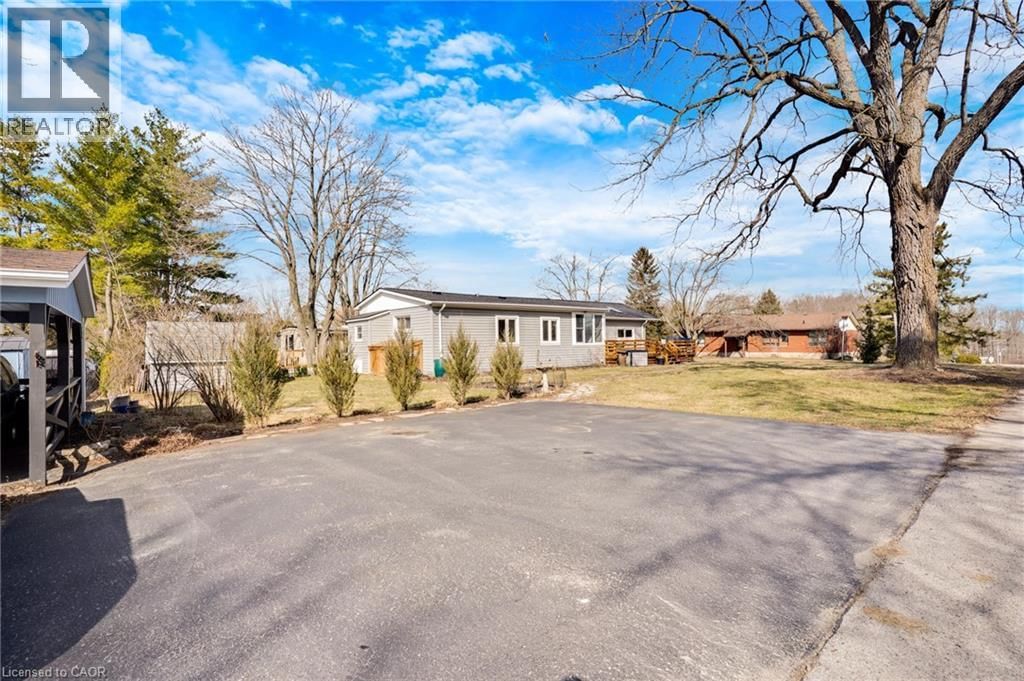 28 MACPHERSON CRESCENT Image 36