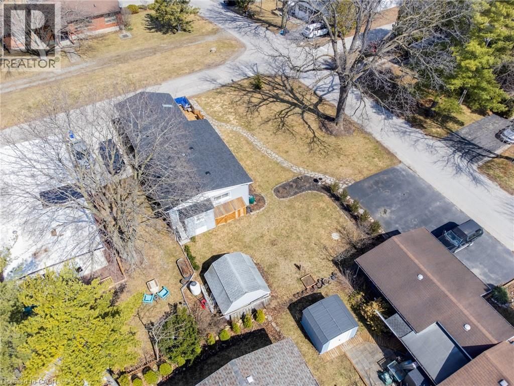 28 MACPHERSON CRESCENT Image 37