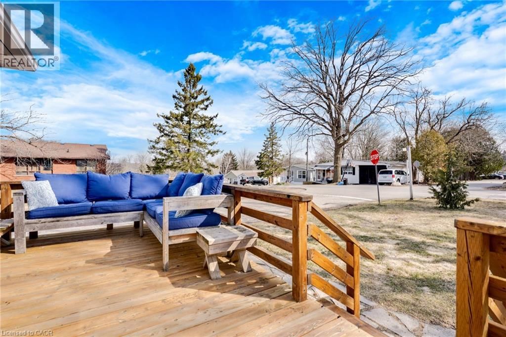 28 MACPHERSON CRESCENT Image 38