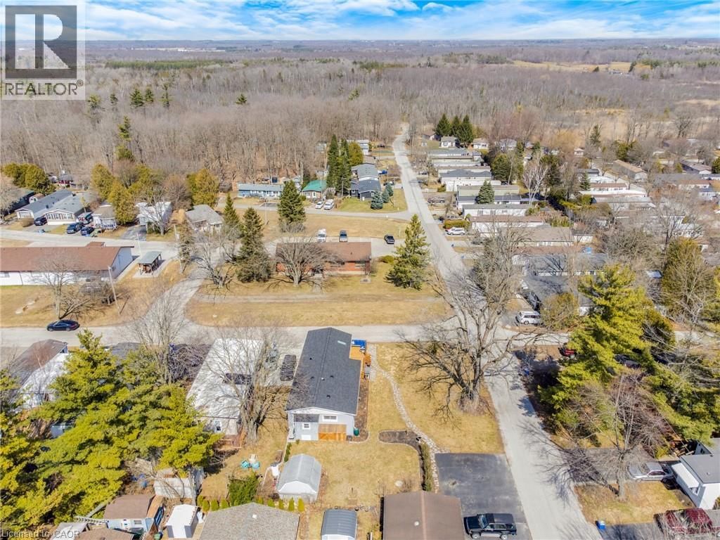 28 MACPHERSON CRESCENT Image 45