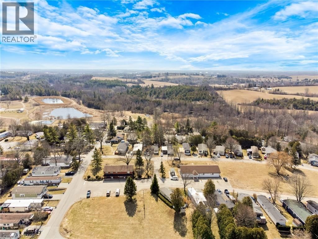 28 MACPHERSON CRESCENT Image 46