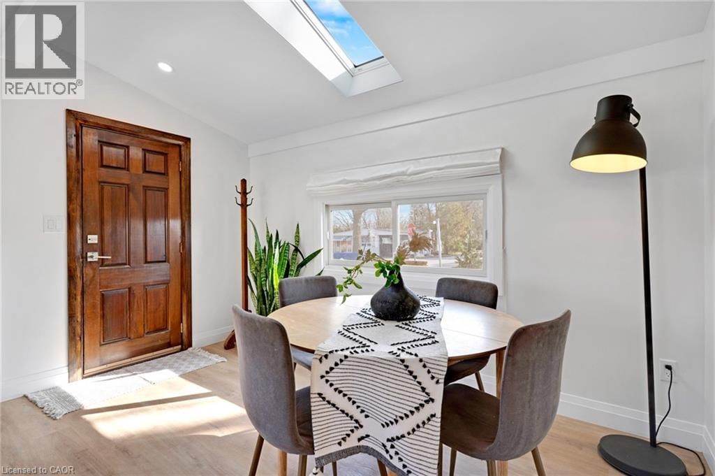 28 MACPHERSON CRESCENT Image 5