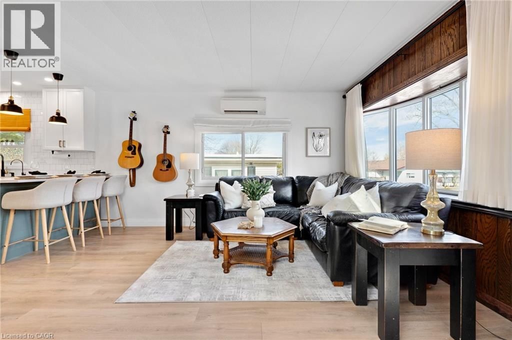 28 MACPHERSON CRESCENT Image 6