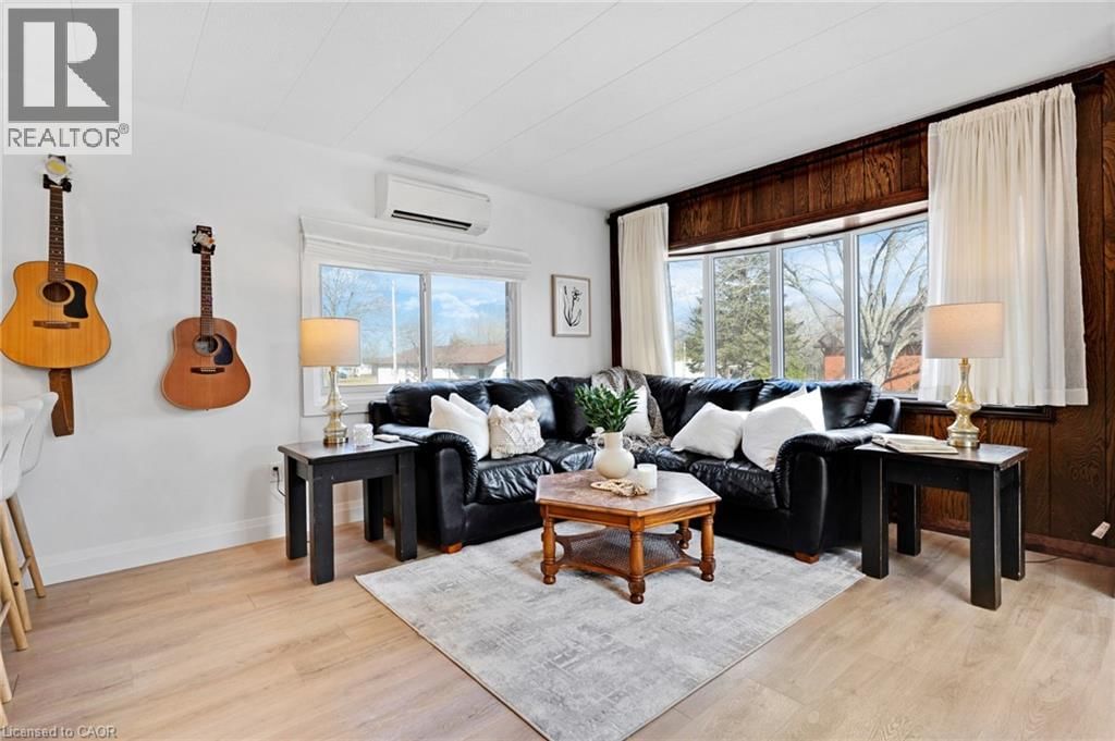 28 MACPHERSON CRESCENT Image 7