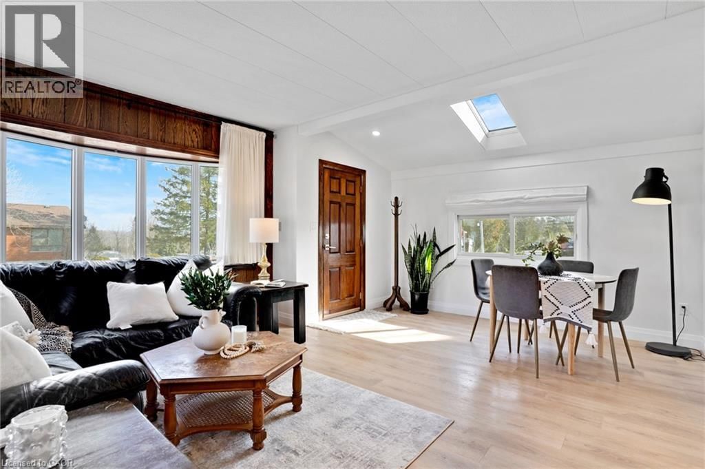 28 MACPHERSON CRESCENT Image 9