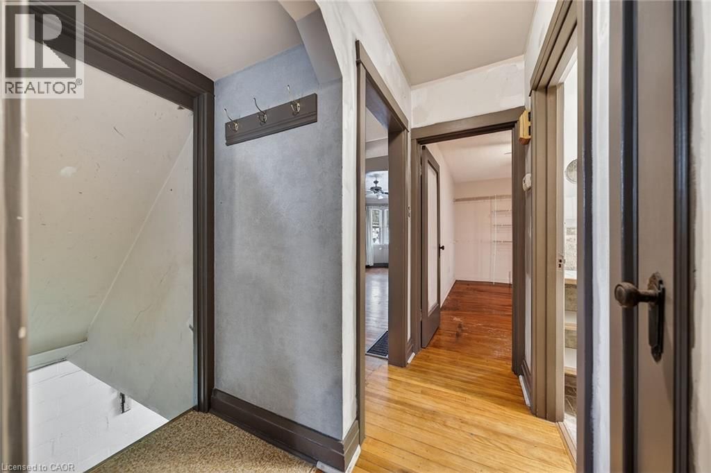 210 HUXLEY AVENUE SOUTH Image 10