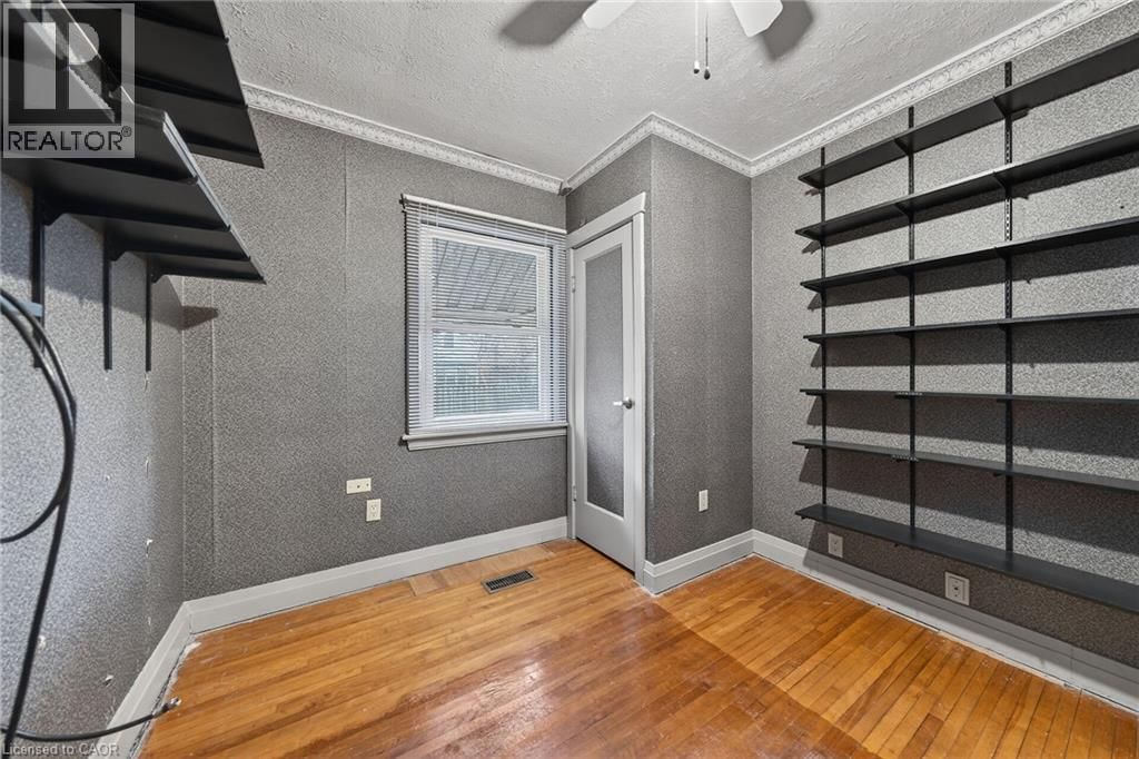 210 HUXLEY AVENUE SOUTH Image 14