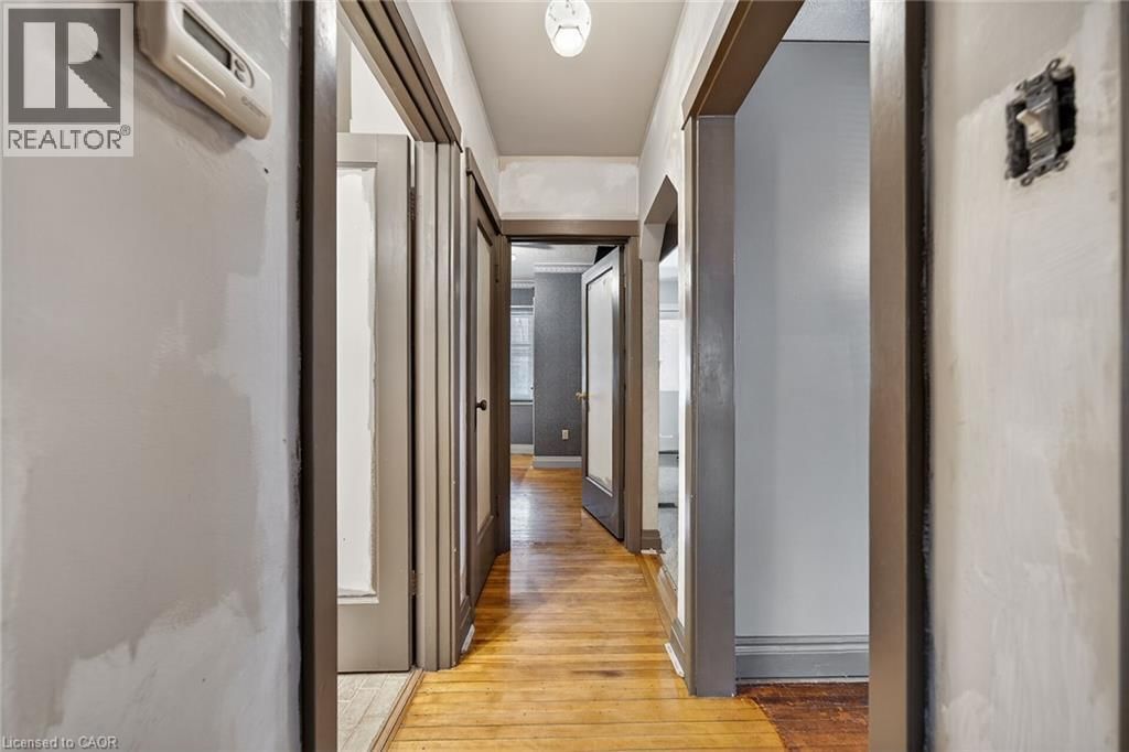 210 HUXLEY AVENUE SOUTH Image 15