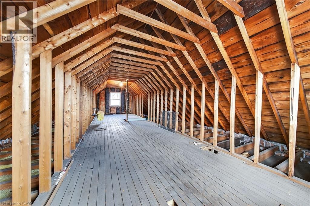 210 HUXLEY AVENUE SOUTH Image 21