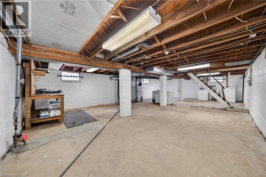 210 HUXLEY AVENUE SOUTH Image 25