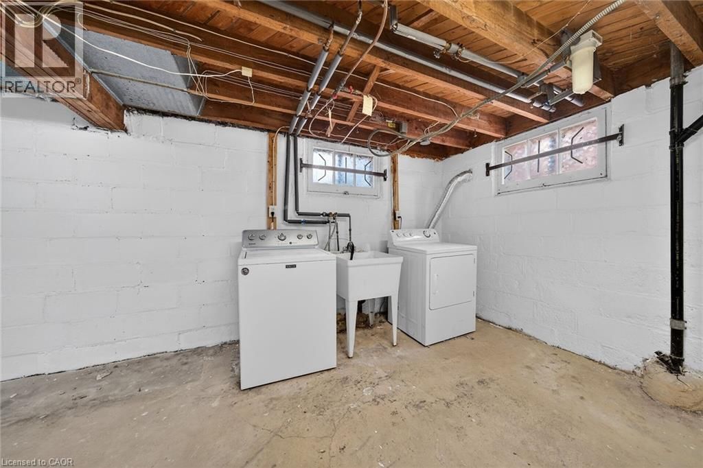 210 HUXLEY AVENUE SOUTH Image 28