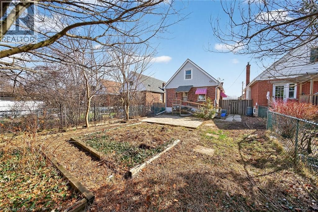 210 HUXLEY AVENUE SOUTH Image 31