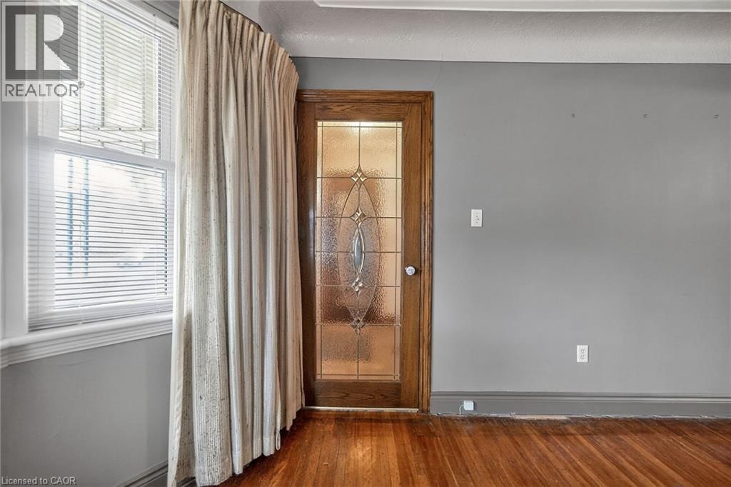 210 HUXLEY AVENUE SOUTH Image 8