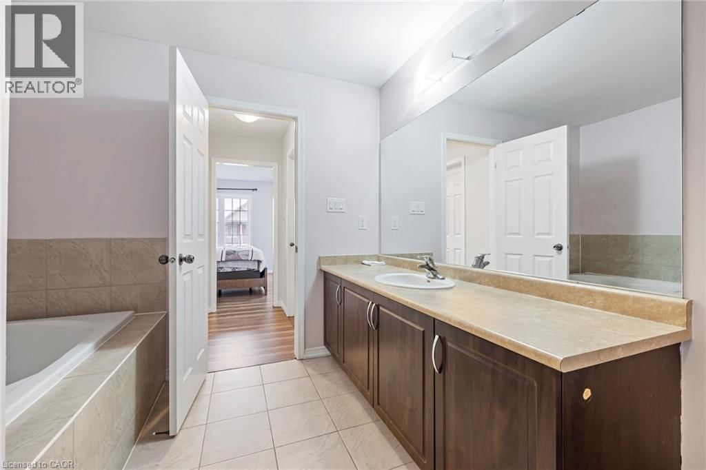 20 GILLESPIE DRIVE Image 33