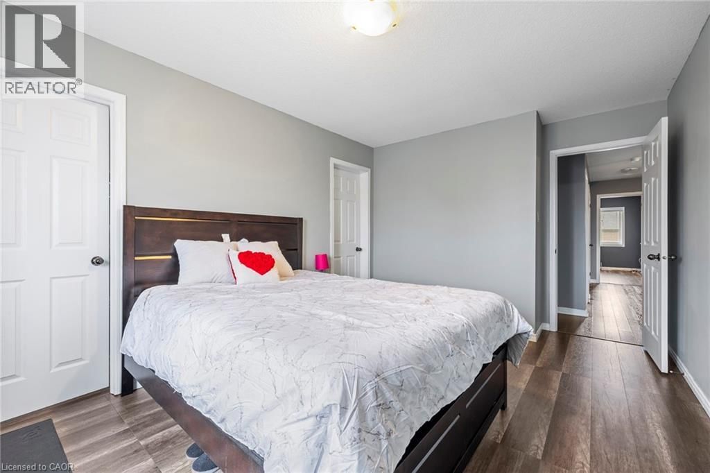 20 GILLESPIE DRIVE Image 35