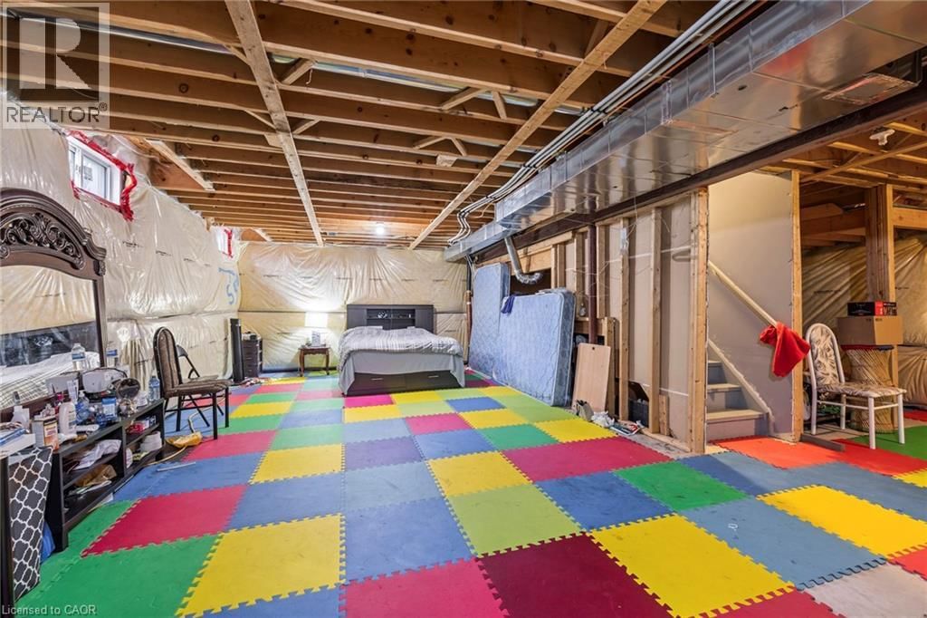 20 GILLESPIE DRIVE Image 42